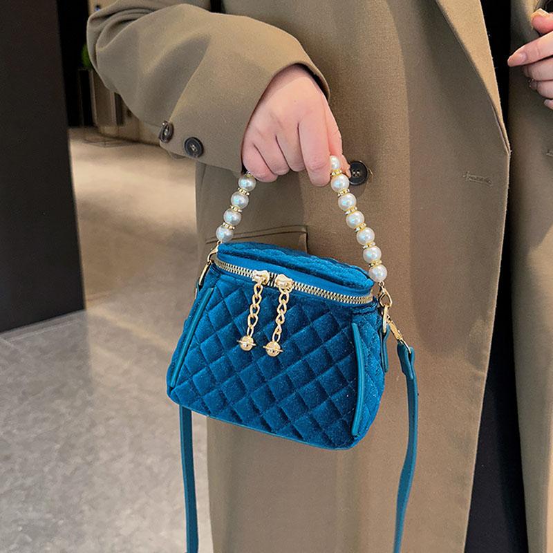 Нежная бархатная высококачественная красная жемчужная сумочка, модный дизайн, роскошная мини-сумка-ведро, женская новая сумка через плечо