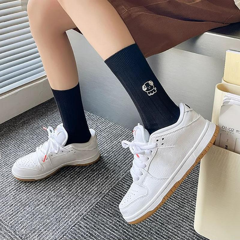 Женские милые осенние и зимние повседневные носки средней длины с вышитым щенком, модные хлопковые носки для девочек