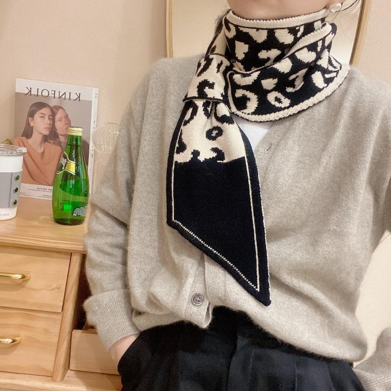 New Knitted Small Scarf Women's Wool Scarf Autumn and Winter Small Ears Letter Camellia Narrow Scarf