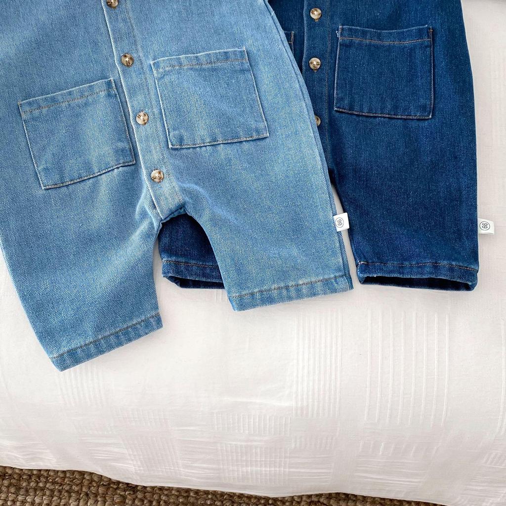 Baby Romper: Soft Denim, Turn-Down Collar, Snap Closure, Stylish Jumpsuit for 0-2 Years, Perfect for Spring & Autumn.
