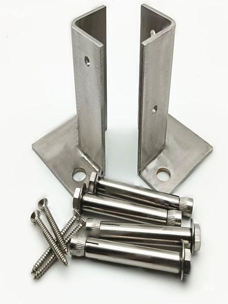 Adjustable Grape Trellis Corner Bracket Set for Cement Ground: Includes Iron & Wooden Vertical Posts for Fence Railing.