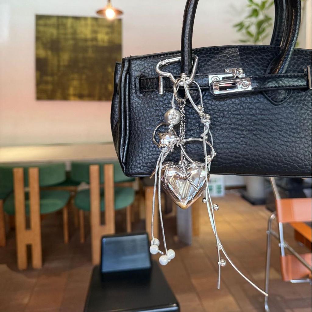 Минималистичный серебряный брелок-подвеска на сумку в стиле Miu