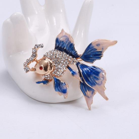 Брошь «Золотая рыбка» Декор со стразами Градиент контрастного цвета Реалистичная форма рыбы 3D Цветная нержавеющая сталь Роскошь