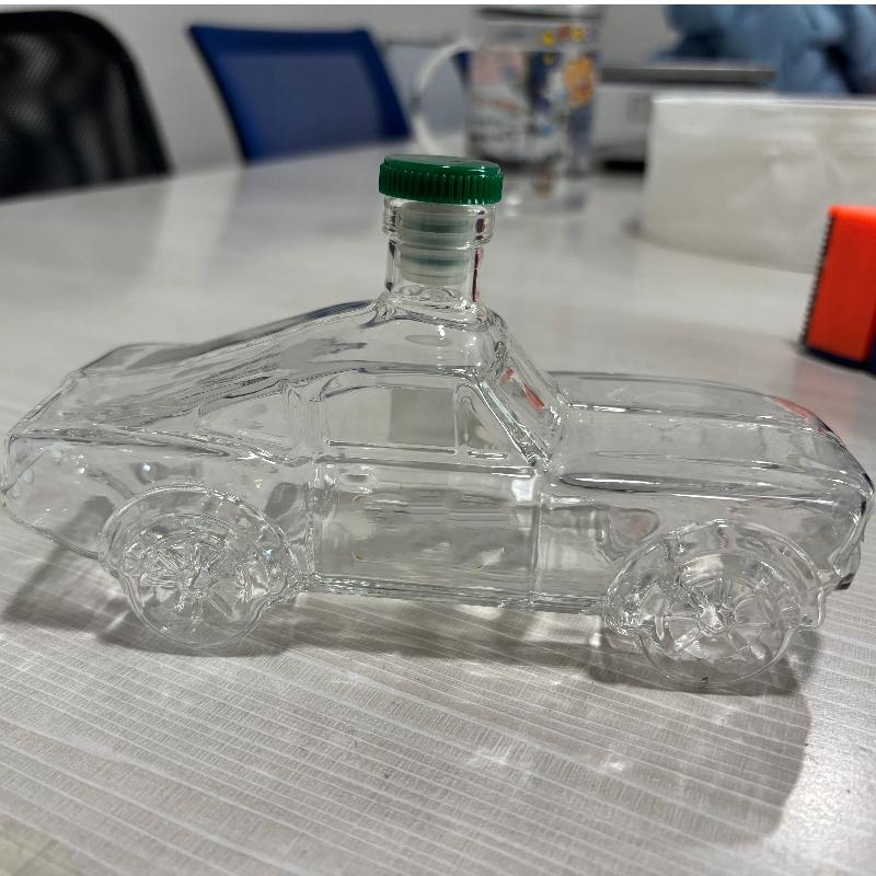 Полицейская машина Бутылка виски Мотоциклетный двигатель Бутылка вина V-образный двигатель Бутылка Ручная работа Двигатель Хэллоуин Бар Аксессуары для виски