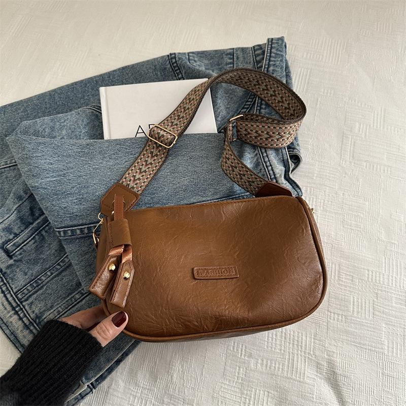 Ретро маленькая сумка высокой стоимости женская 2025 новая популярная универсальная сумка-мессенджер с широким плечевым ремнем модная маленькая квадратная сумка