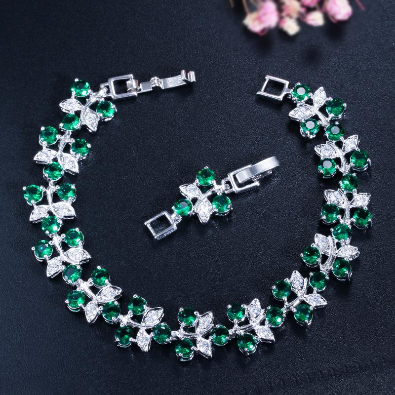 Ювелирные изделия, Изысканный сверкающий бриллиант, Покрытый швейцарским цирконом браслет из настоящего золота.