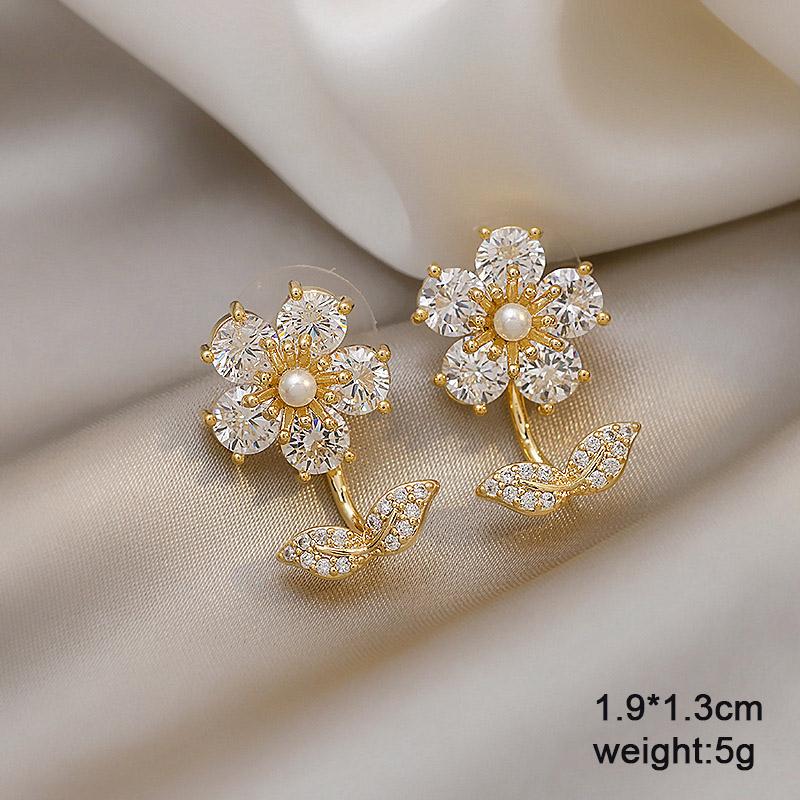 New Fashion Flower Hanging Earrings for Women Pink White Translucent Petals Crystal Imitation Pearl Female Dangle Earrings