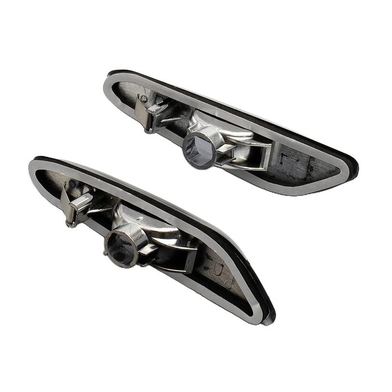 1Pair Of New Side Marker Light Turn Indicator Lamp For BMW E46 E60 E61 E83 Front /left/right No Bulbs Brand New