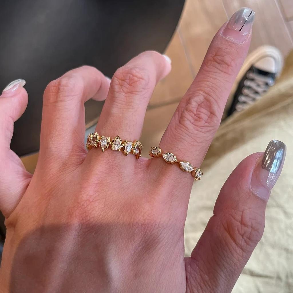 Французское Ретро Простое Нишевое Дизайн Кольцо с Высокоуглеродистым Бриллиантом Высокое Чувство Неровный Край Ряд Бриллиантов Наслоение Ношение Кольца на Мизинце Женщина