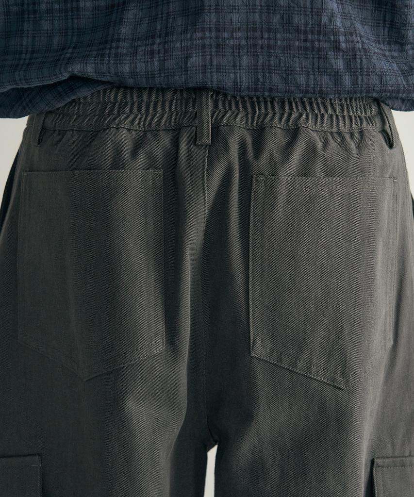 ROTEMBER Panel Pleated Wide Cargo Pants [Charcoal]