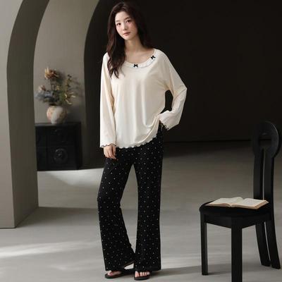 Женский хлопковый комплект с длинным рукавом и брюками микроклеш, с нагрудными вкладышами - Облегающая домашняя одежда для весны и осени.