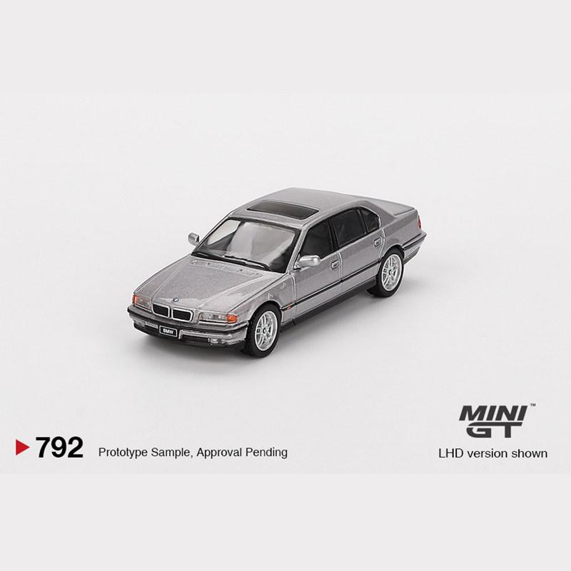 МИНИ ГТ 1:64 BMW 750IL 3D Симуляция Литой Модель Автомобиля, Праздничный Подарок Игрушка для Мальчиков, Предмет Декора для Коллекции Взрослых.