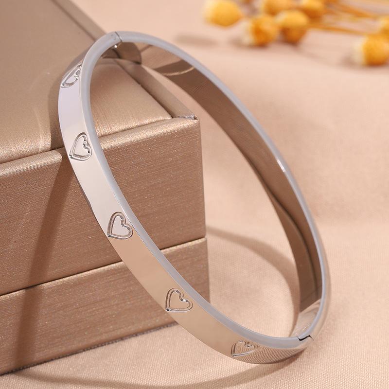 Fashionable Love Couple Opening Female Niche Light Luxurious High-end Love Heart Bracelet