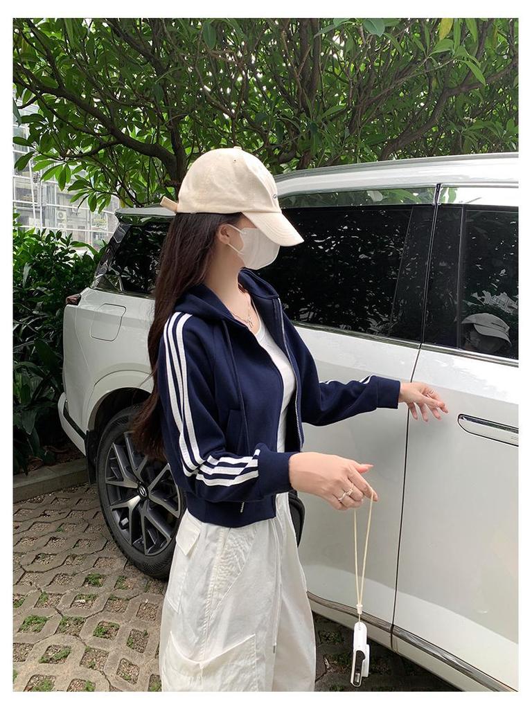 Женская спортивная бейсбольная куртка с тремя полосками - Осень 2025