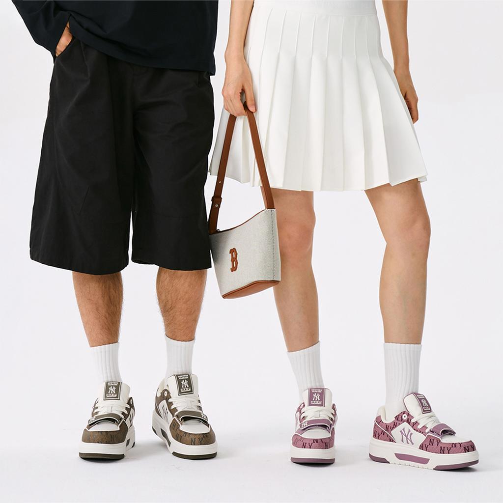 New MLB New York Yankees Abrasion Resistant Slip Resistant Low Top Skateboard Shoes Unisex Brown 3ASXP025N-50BRS