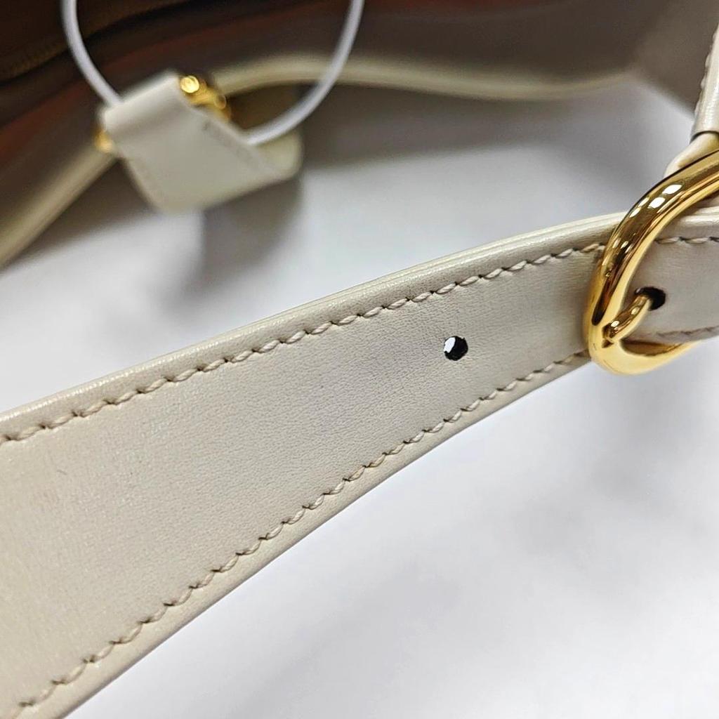 [Pre-Owned] Jackie 1961 Gold Lock Removable Extended Shoulder Strap Leather Half-Moon Underarm Bag Small - Very Good #WWPUM6