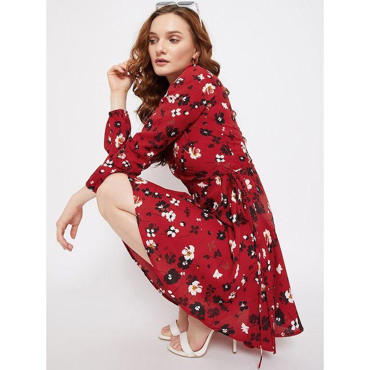 Женское красно-белое платье с запахом и цветочным принтом