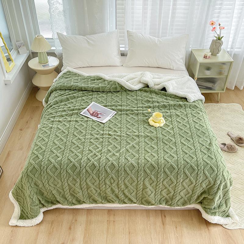 Lambswool Quilt Blanket Dual-purpose Coral Flannel Sofa Car Cover Blanket Office Lunch Break Shawl Air Conditioning Blanket Gift