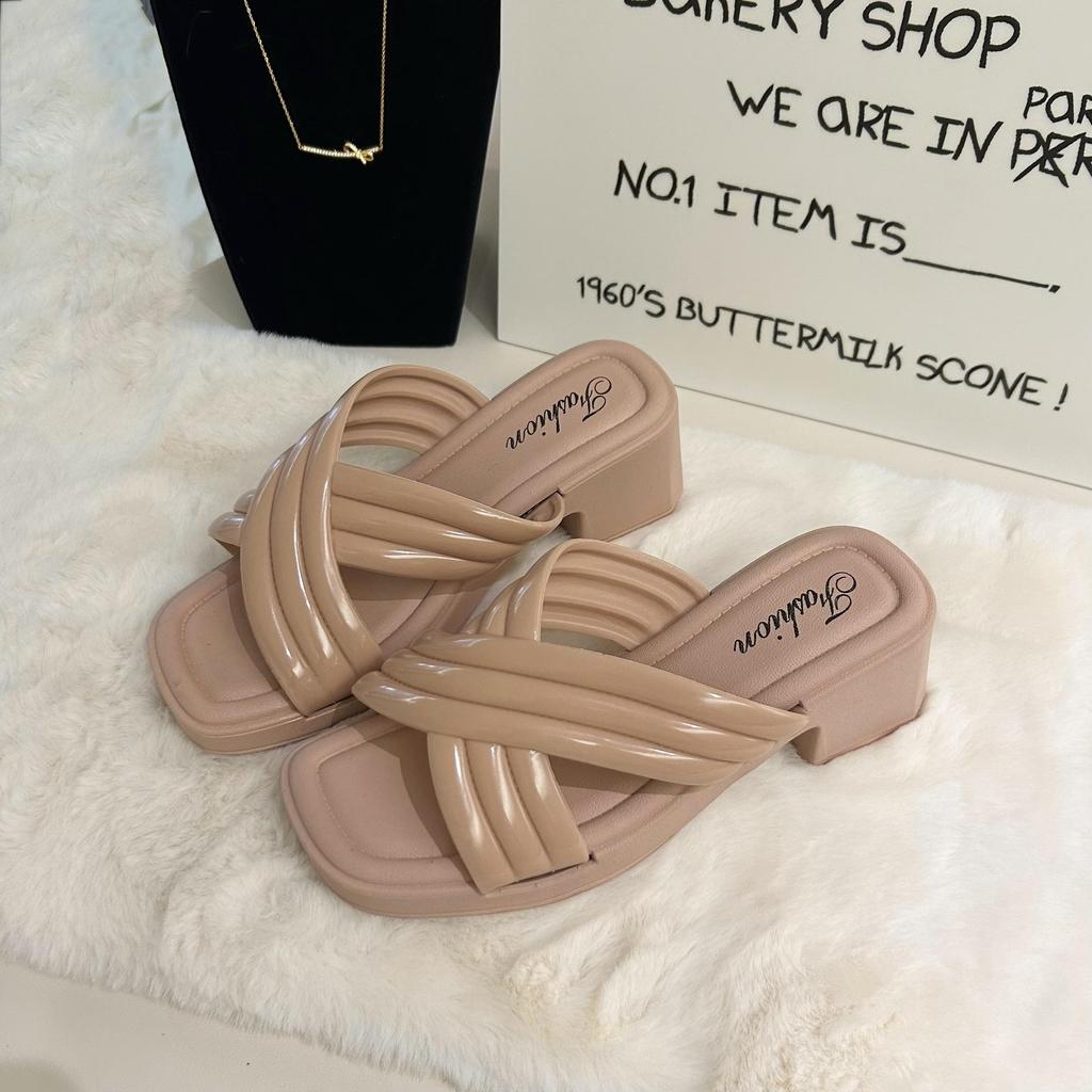 Женские летние сандалии на массивном каблуке из Юго-Восточной Азии: Универсальная пляжная одежда для улицы