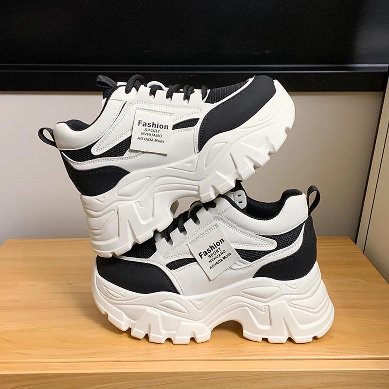 Модные кроссовки на шнуровке на массивной подошве для женщин, удобные дышащие платформенные спортивные туфли, женские кроссовки для бега с толстой подошвой из искусственной кожи