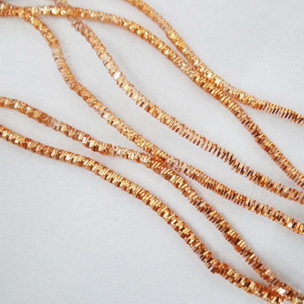 Металлический золотой слиток, грубая изнаночная декоративная ручная вышивка, шитье нитью 100