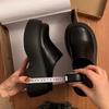 Толстая подошва повседневные интернет знаменитости черные нескользящие увеличивающие толстую подошву тапочки женская летняя одежда 2025 новая пляжная сумка головные тапочки