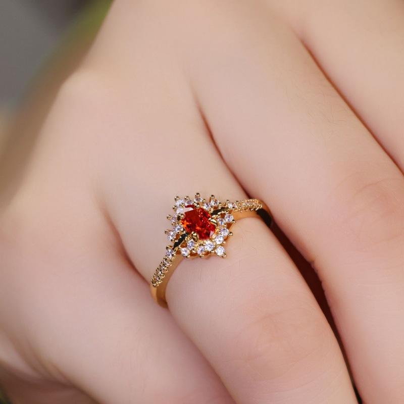 Hot Sale New Luxury Four-claw Zircon Gold Egg-Shaped Pomegranate Red Diamond Shining Ring Women