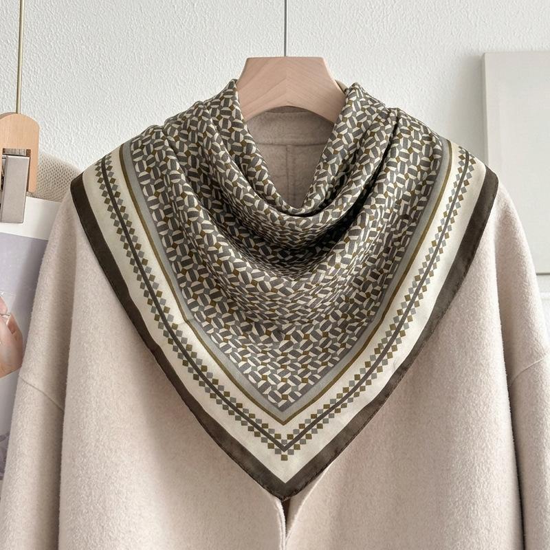 71 gauze scarf floral square scarf silk scarf female Korean version versatile pastoral style literary and artistic neck protection decorative small sc