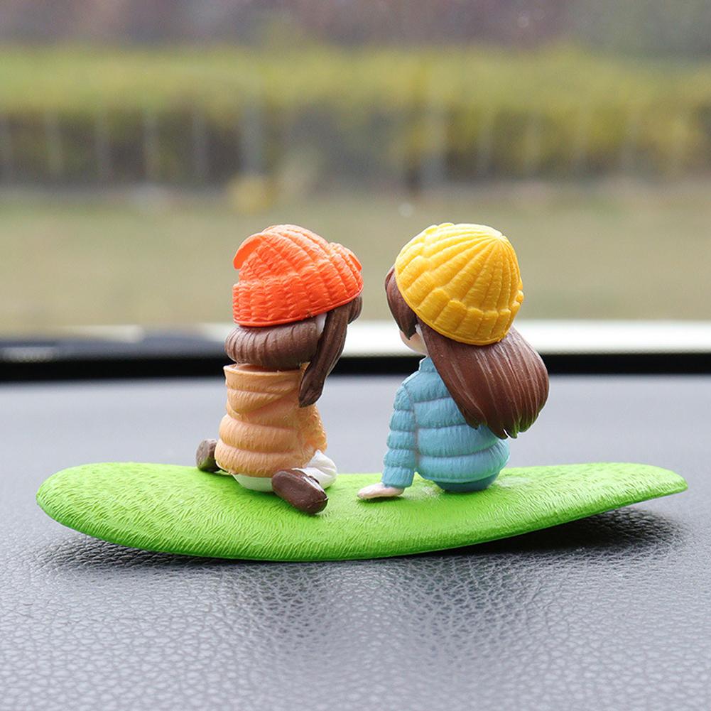 2Pcs/Set Car Dashboard Doll Creative Little Girls with Balloon Grass Pad Steps Ornament Decoration Auto Interior Accessories #469411