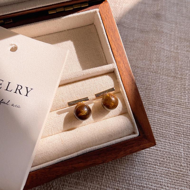 «Элегантные серьги с леопардовым принтом и янтарем с камнями тигровый глаз для женщин — легкие, роскошные и универсальные украшения на осень/зиму»