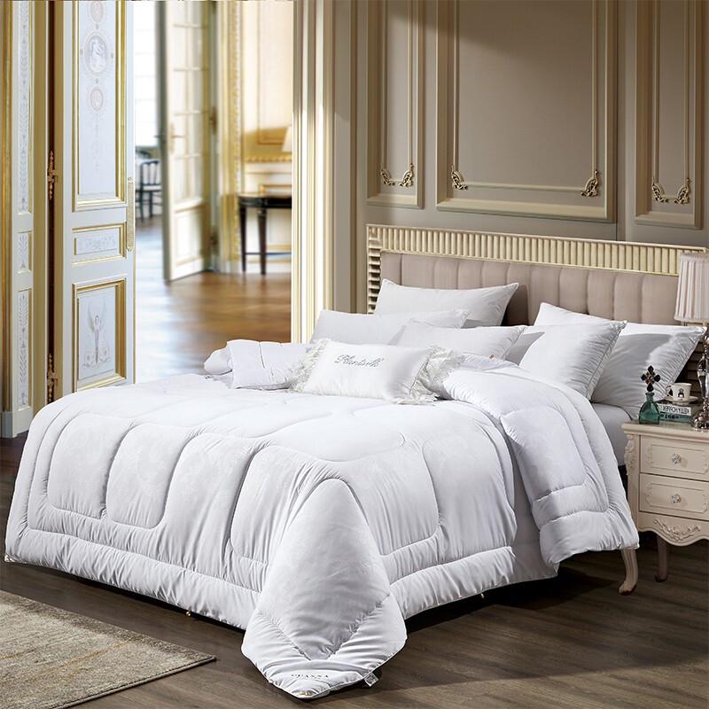 FUANNA Ryan All-Season Fiber Comforter