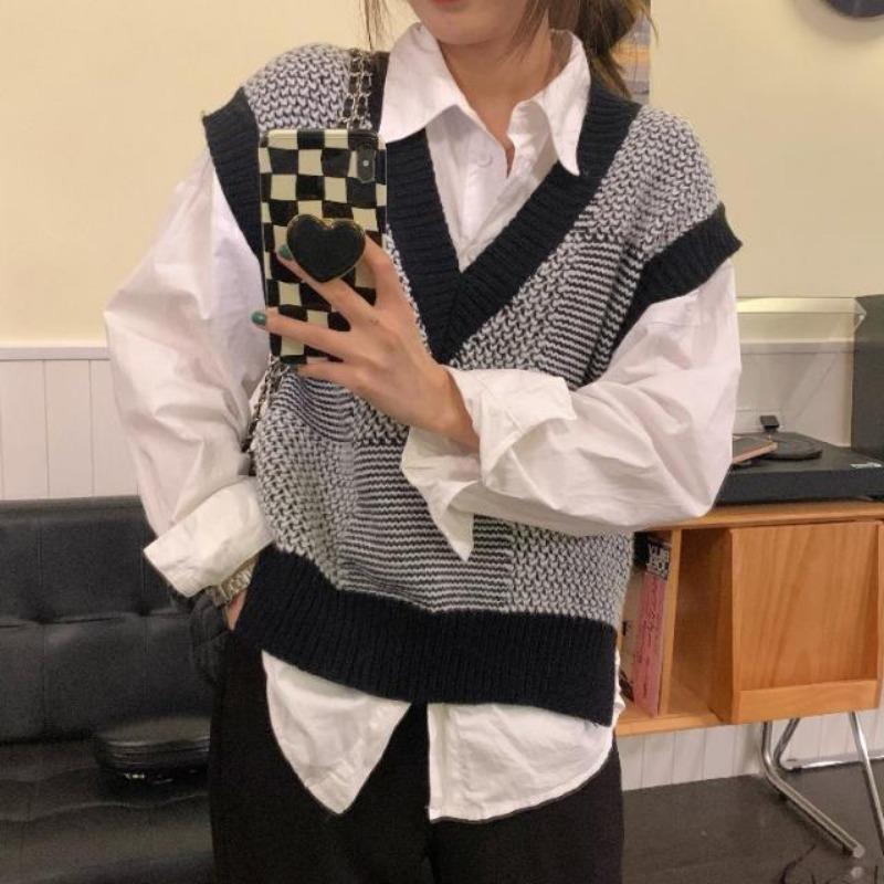 Sweater Pullover Female Spring and Autumn Retro Striped Knitted Tank Top Loose Sleeveless Sweater Women Vest Pullover Female