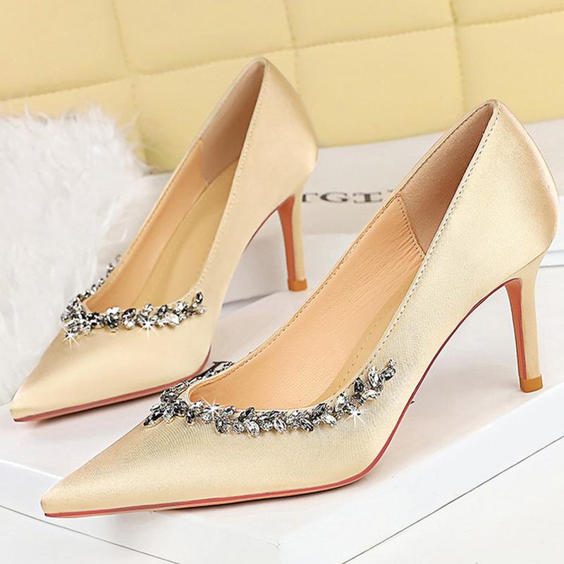 Fashion 2025 NEW silks satins Women Pumps Rhinestone design High Heels Stilettos 10 cm and 7 cm Luxury banquet shoes Sexy party shoes