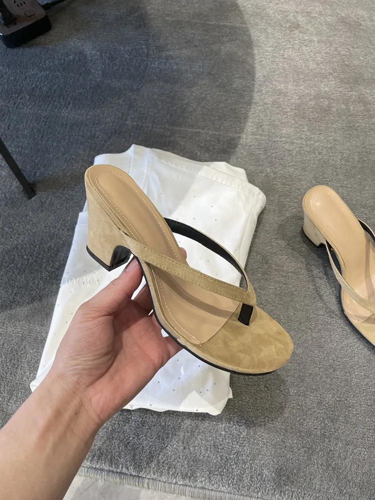 Модные шлепанцы через палец, французский ретро, высококлассные, женские тапочки на высоком каблуке, летние толстые каблуки для улицы