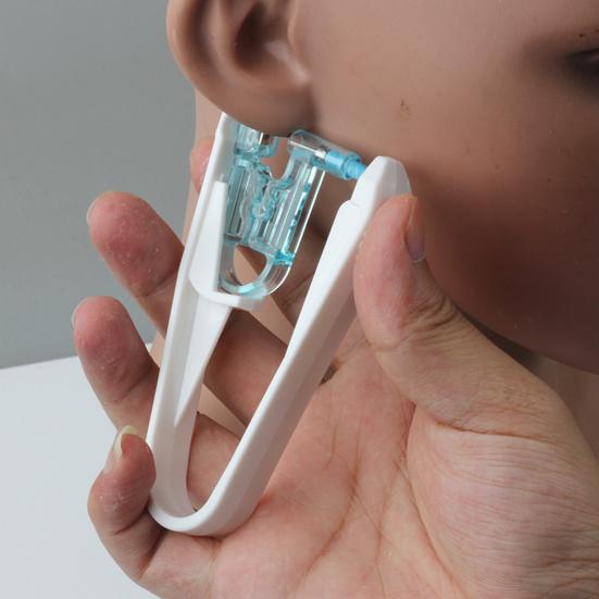 Одноразовый пистолет для пирсинга ушей, портативное устройство для быстрого пирсинга без боли для повседневной жизни