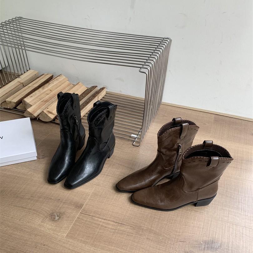 Boots Winter 2025 new pointed V-mouth western boots French retro leather stacked short boots