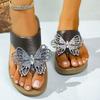 Плоские сандалии с декором в виде бабочек для женщин, блестящие хрустальные шлепанцы на массивной платформе с перемычкой между пальцев, 2025, большие размеры, толстая подошва, нескользящая обувь