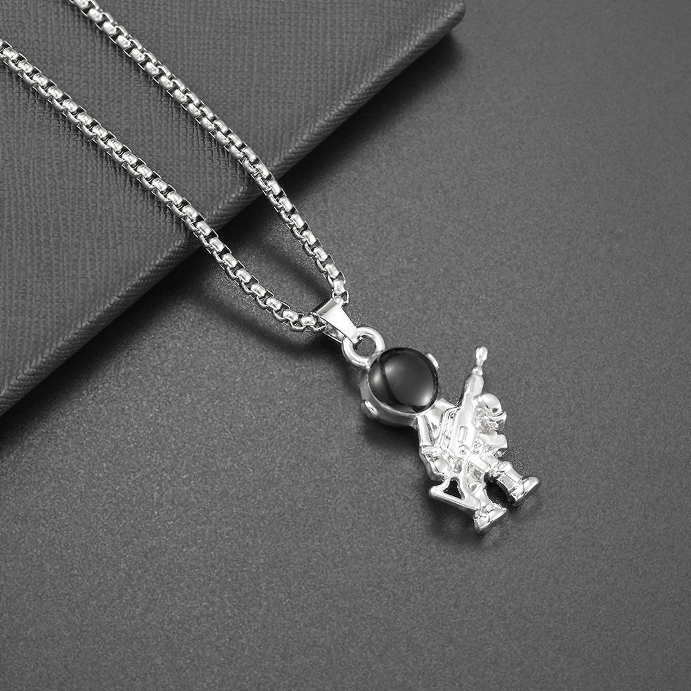 Ожерелье из титановой стали в стиле хип-хоп с мультяшным астронавтом, большое белое, для мужчин и женщин, длинное, с подвеской в виде танцующей куклы
