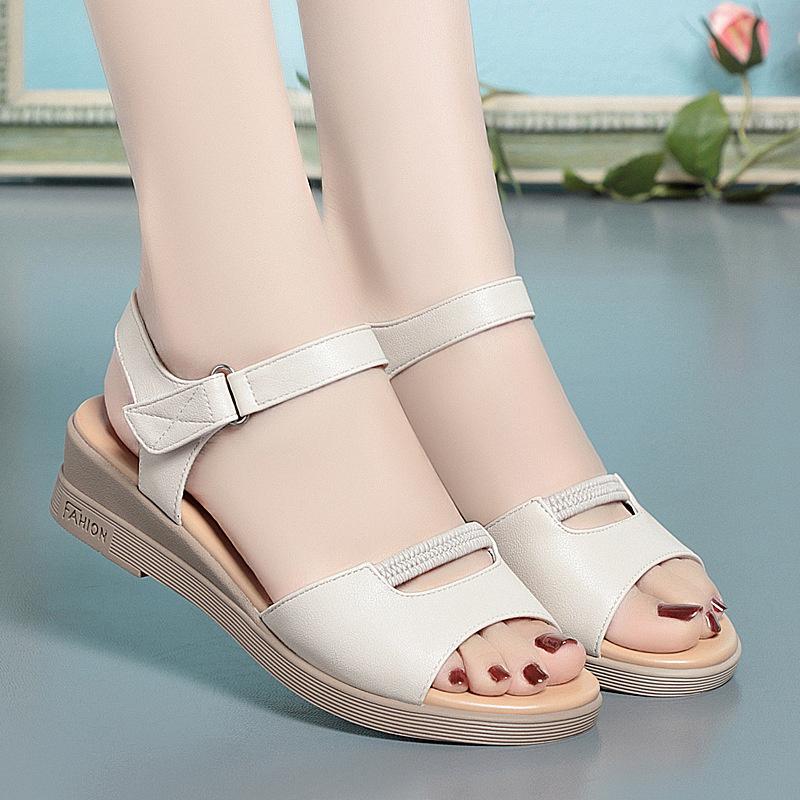 Летние мягкие кожаные женские сандалии Модные танкетки Мягкая подошва Удобные повседневные туфли для мам с открытым носком Нескользящие сандалии