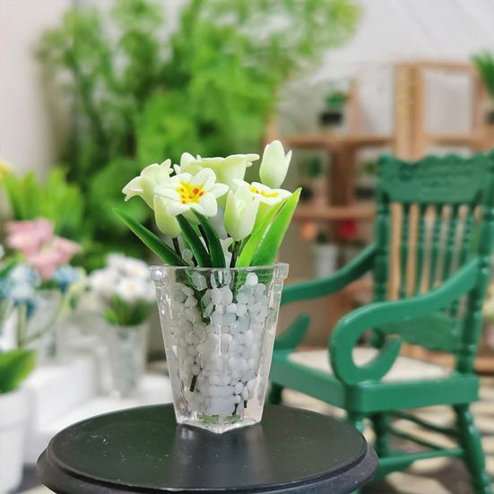 Миниатюрная игрушка-лилия в горшке, реалистичная смола, мини-ваза для цветов, модель, фигурка, сделай сам, реквизит для фотосессии, 1/12, аксессуары для украшения кукольного домика