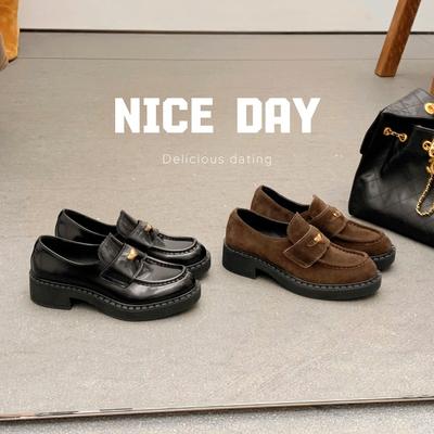 Темпераментная маленькая золотая монета толстая подошва женские осенне-зимние новые ретро толстый каблук маленькие кожаные туфли высокого класса одинарные туфли
