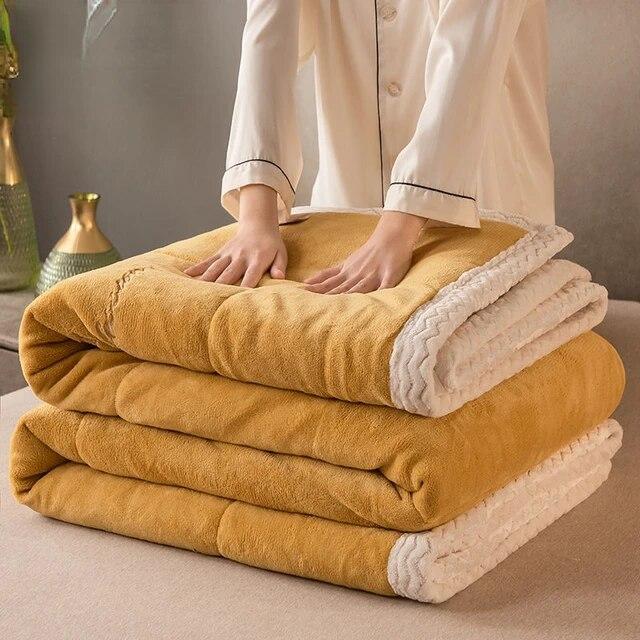 Толстое одеяло из искусственной овечьей шерсти, зимнее двустороннее трехслойное стеганое одеяло, приятное для кожи, уютное, теплое покрывало на кровать