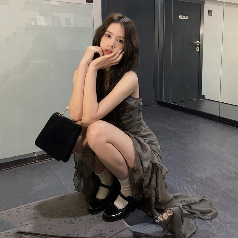 Karrcat Готическое платье с оборками Фея Гранж Бандажное мини-платье без рукавов Необычное платье с v-образным вырезом Платье для торта Эмо Альтернативная одежда Винтаж Гот