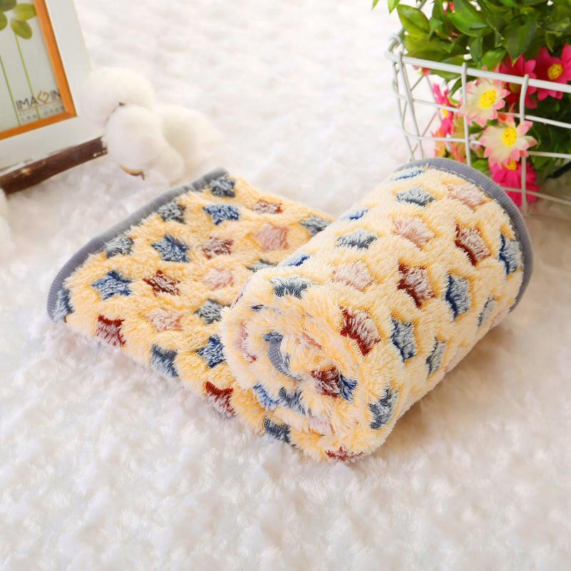 Soft Fluffy Fleece Pet Blanket Paw Print Washable Couch Protector Mat for Small Medium Dogs Cats Home Use