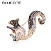 Vintage Painted Squirrel Brooches Rhinestone Delicate Brooches Women Party Corsage Overcoat Accessory Elegant Pin