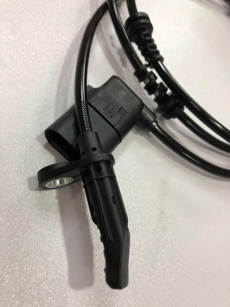 Mercedes-Benz S-Class Wheel Speed Sensor: ABS Sensor for S550, S600, S650 (Front Wheel, Part 2229050800)