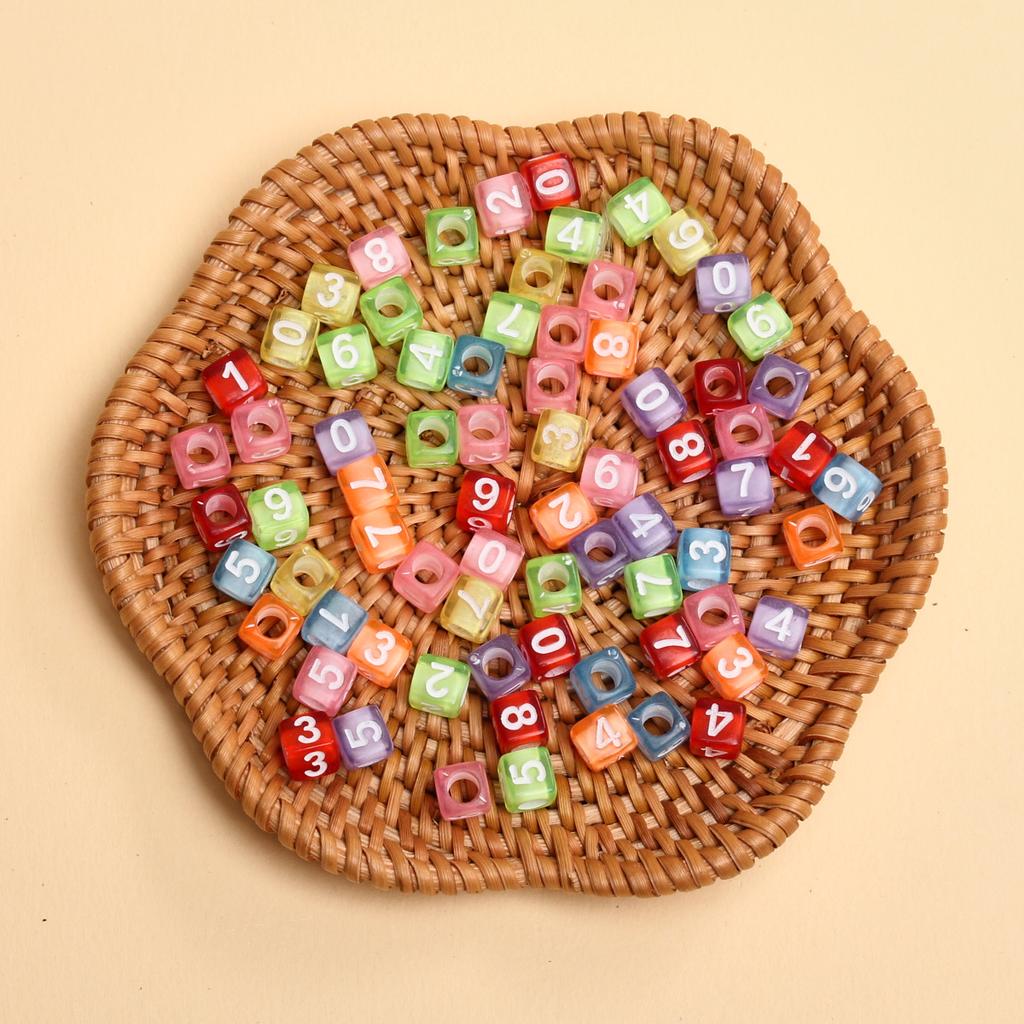 Креативные 80 шт. бисерные аксессуары брелок для изготовления ювелирных изделий квадратные акриловые ручные работы модные кубические бусины ожерелье свободные бусины браслет с цифрами своими руками 5,5 мм