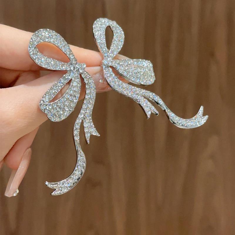 Серьги-подвески в форме сердца из серебра 925 пробы — модные, универсальные и в корейском стиле с акцентами из стразов