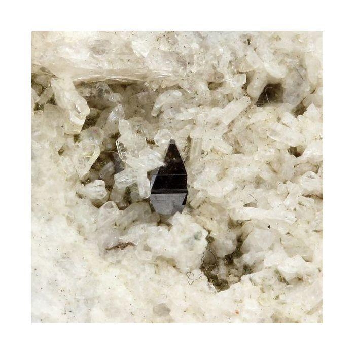 Pierres et Minéraux. Anatase. 513.5 ct. Sarenne, Oisans, Isère, France.