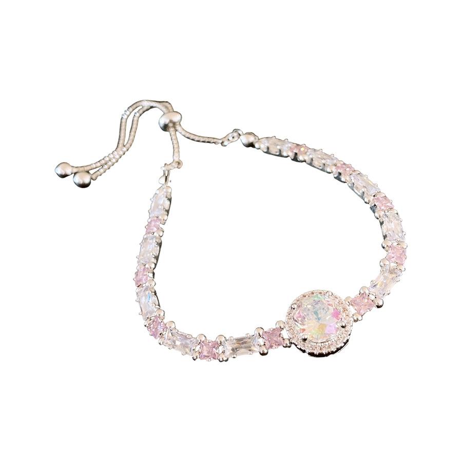 European and American style, ultra-sparkling cubic zirconia, adjustable bracelet, a luxurious and high-end accessory, perfect for everyday wear,